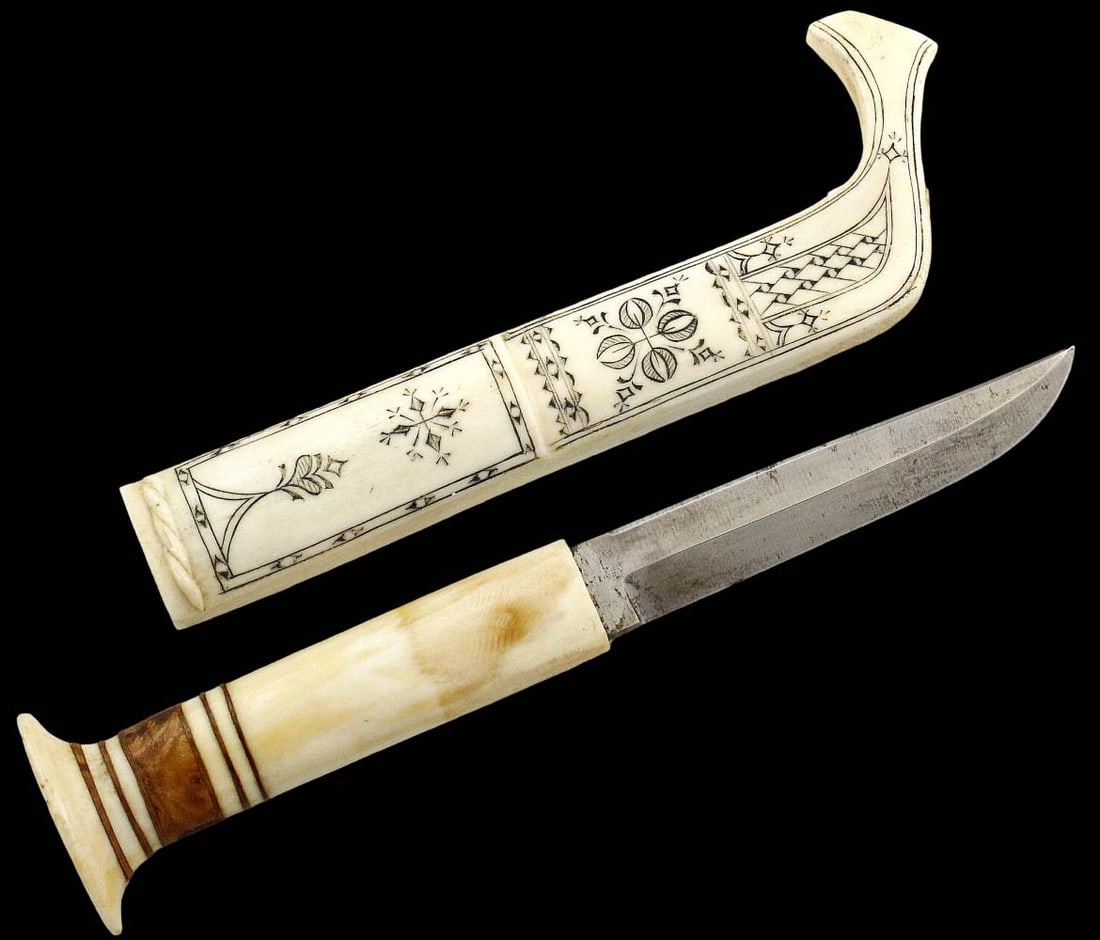 Very Good Antique Finnish Finland or Swedish Sweden PUUKKO Knife Dagger, Scrimshaw Bone Mounts,: Very Good Antique Finnish Finland or Swedish Sweden PUUKKO Knife Dagger, Scrimshaw Bone Mounts, Maker Marked. Total length (inside scabbard if present): 7 1/8", Blade length: 3 1/8". Detailed conditio