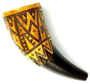 Beautiful Antique American Revolution era Carved & Scrimshaw Horn Drinking Cup.