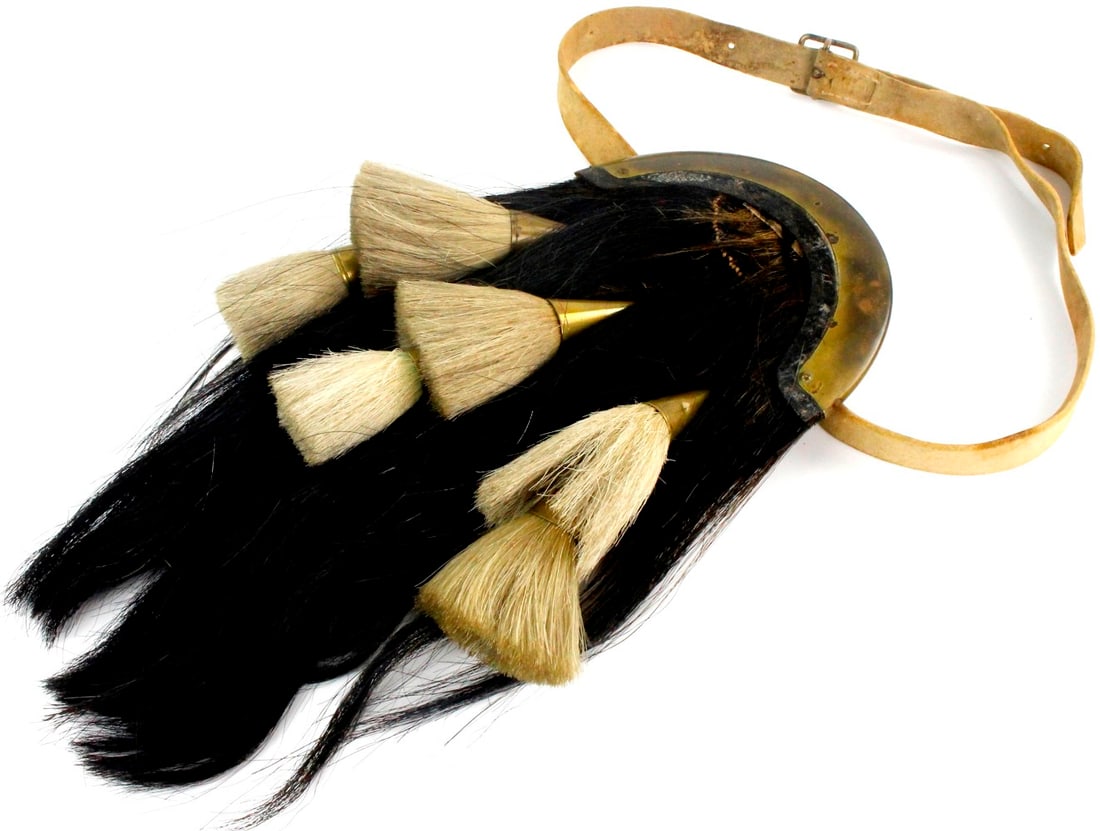 Antique Scottish SPORRAN Kilt Pouch Bag of Leather & Fur. Probably 19th C.: Antique Scottish SPORRAN Kilt Pouch Bag of Leather & Fur. Probably 19th C. Size Approximately: 16" x 7 1/2". Detailed condition reports are not included in this catalog. For additional information, in