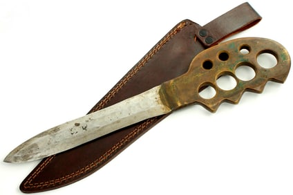 Rare Configuration WW I - WW II American or English Special Forces Brass Knuckle Fighting Dagger