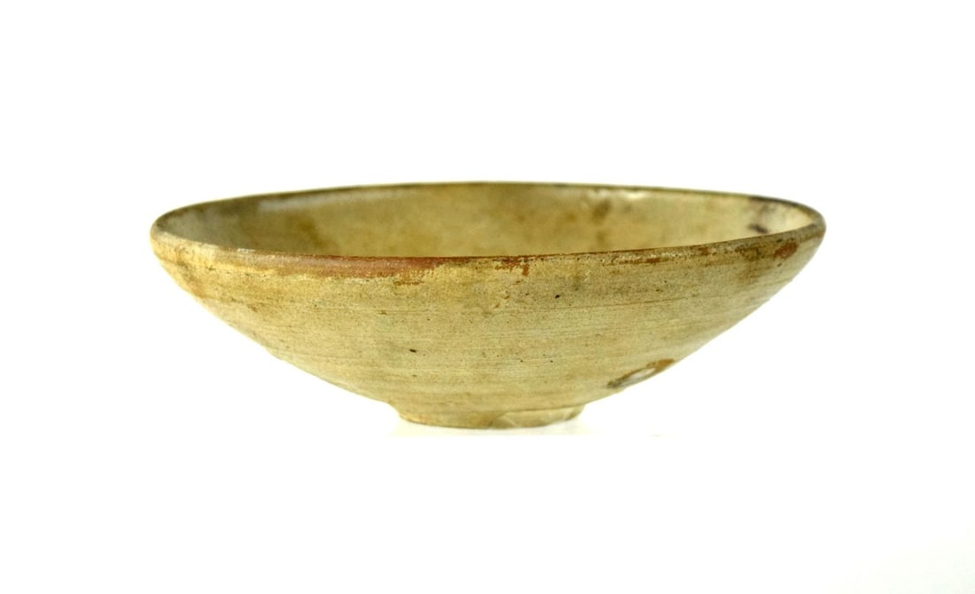 Antique Korean, Shilla Dynasty Pottery Bowl ~ 6-9th Century: Korean, Shilla Dynasty Pottery Bowl ~ 6th-9th Century. Size: H: 2", D: 6 3/4". Detailed condition reports are not included in this catalog. For additional information, including condition reports, ple