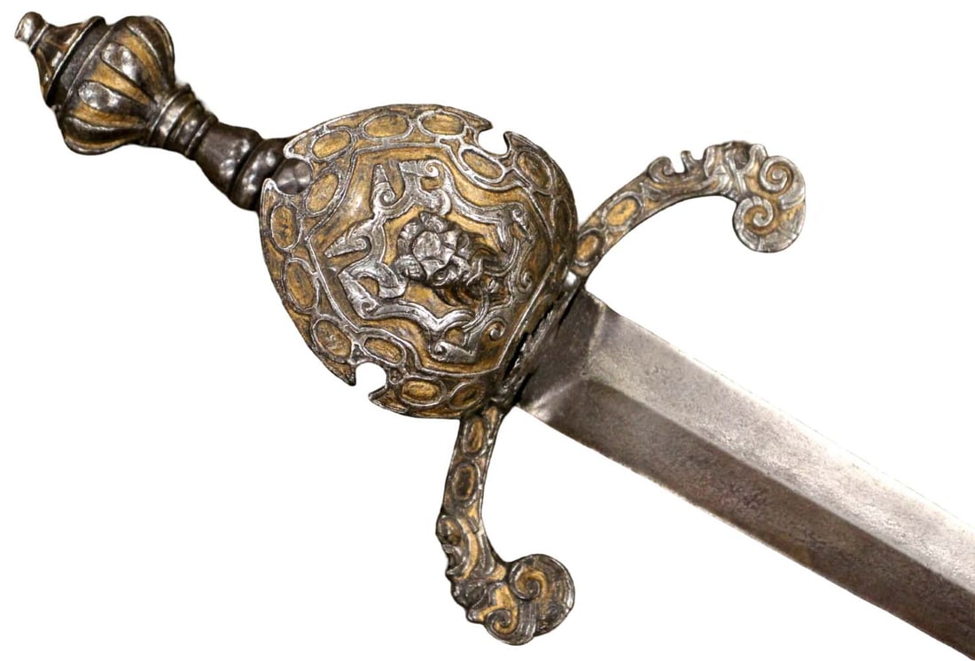 Museum Quality 16th-17th C. German French or Italian Nobleman's Left Hand Dagger with Chiseled &: FOR MORE DETAILED PHOTOS, PLEASE VISIT LOT LISTING Muse