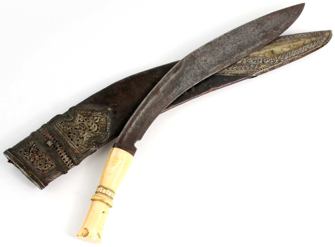 An Outstanding Quality 19th C. Indian Nepalese Nepal Gurkha's KUKRI Knife Sword with Very Fine Grip (1 of 13)