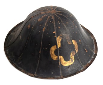 Rare Early Domed Edo era Japanese Samurai Lacquered JINGASA Helmet Hat with Family Mon Crest.