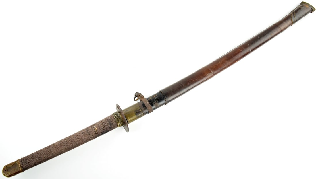 Interesting WW II Japanese KATANA Battle Sword with Signed KOTO era Samurai Blade and Early Iron (1 of 20)