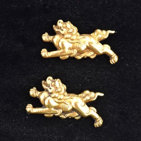 Antique Pair of Solid Gold MENUKI Japanese Samurai Sword / Dagger Mounts Featuring Foo Dogs.