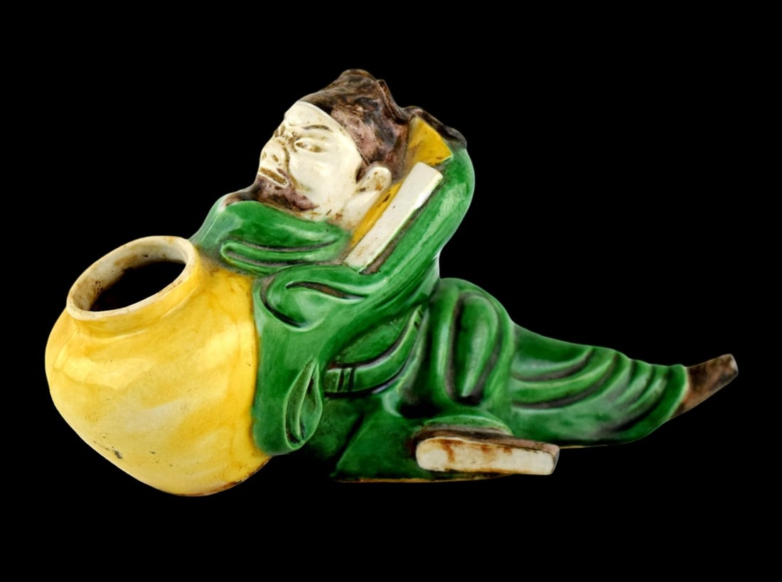 Kangxi Dynasty Chinese Sancai Glazed Porcelain Waterpot of Li Bai: Li Bai porcelain water pot, Kangxi dynasty (1662â??1722), yellow, green sancai glaze with black. Size: 7 1/4"L, 3 7/8"H, 2 3/4"W. A stunning, antique Chinese ceramic water pot or brush basin, depicti