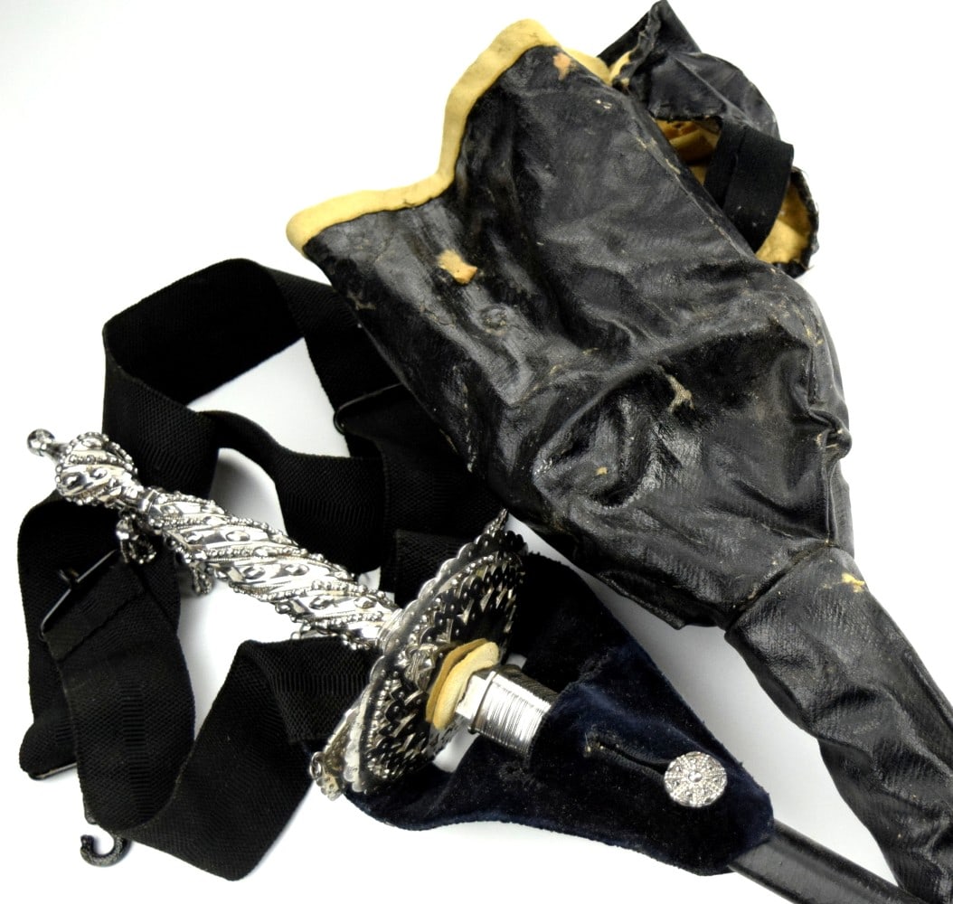 Nice Late 18th - early 19th Century French or British Dress Sword with Original Belt and Case: Nice Late 18th - early 19th Century French or British Dress Sword. Triangular in cross section blade with highly ornate white metal guard, handle and pomel. Comes with Original Belt and Case. Total le