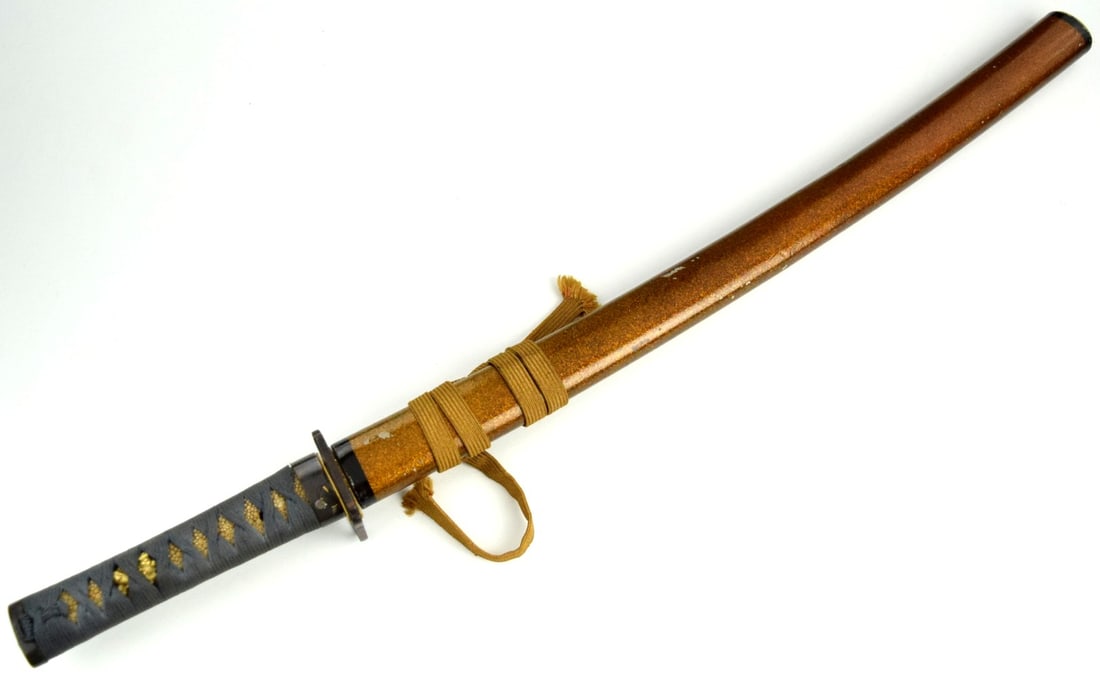 Edo Period Japanese Wakizashi Sword with Lacquered Mounts (1 of 20)
