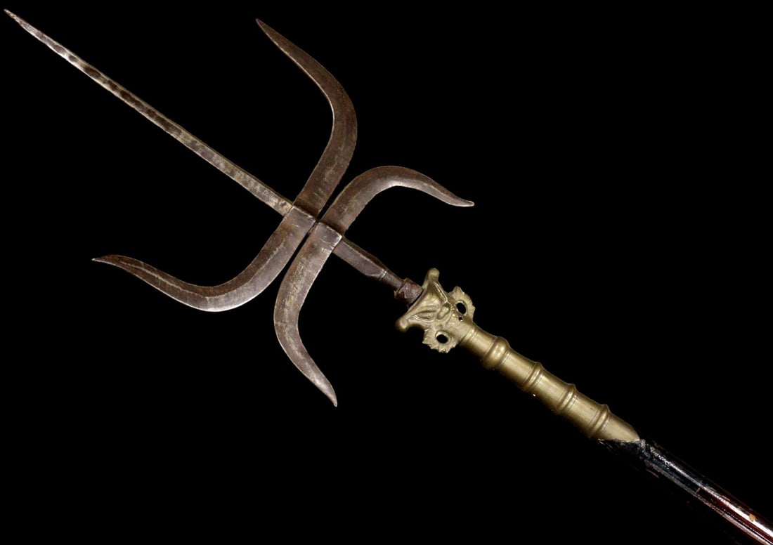 Antique 19th Chinese Polearm / Halberd (Ji), Four Crescent Blades w/ Central Spike # 2 of 4: Antique 19th Chinese Polearm / Halberd (Ji), Four Crescent Blades w/ Central Spike, Lacquered Wood Shaft â?? # 2 of 4 Series. halberd head mounted on a long wooden shaft. This example features a cent