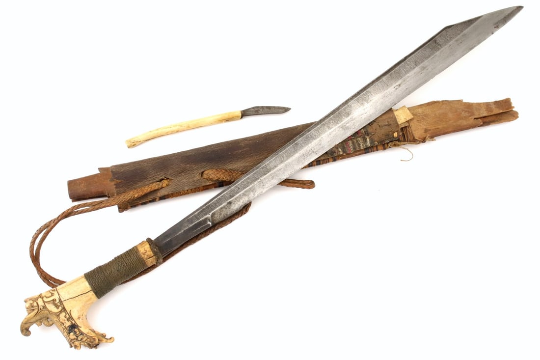 Antique Indonesian Tribal Mandau Sword (1 of 12)