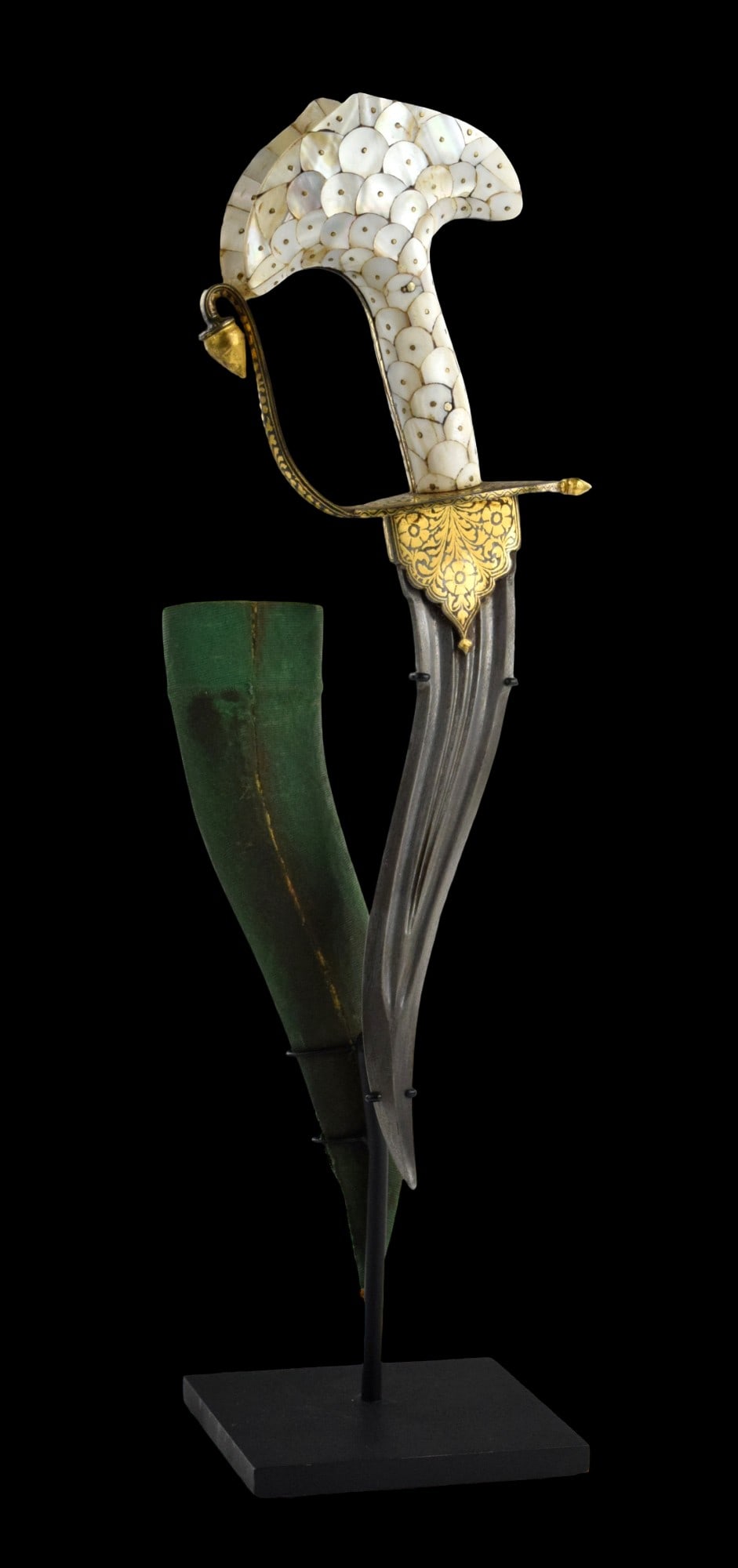A Fine Mother-of-Pearl Hilted Chilanum Dagger India, late 19th century (1 of 20)