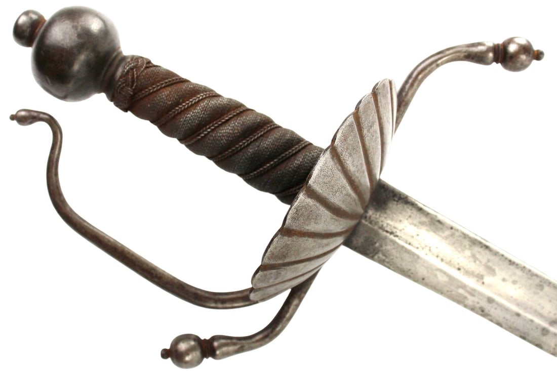 Sinclair Hilt Sword in 17th Century Style, Fluted, Shell-Shaped Guard (1 of 20)