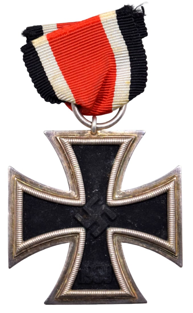 German WWII Iron Cross , 2nd Class 1939.Maker 65. (1 of 5)