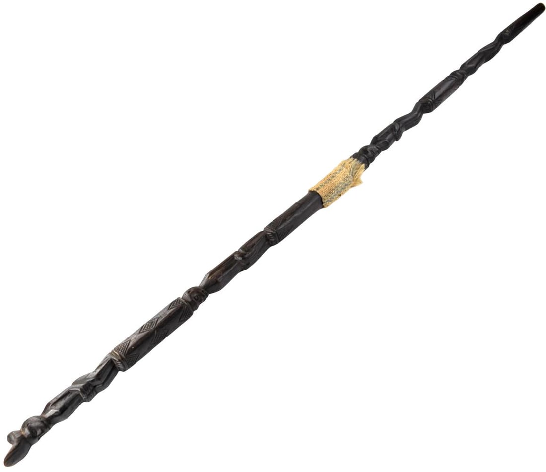 Antique African Carved Attractive Polearm. (1 of 20)