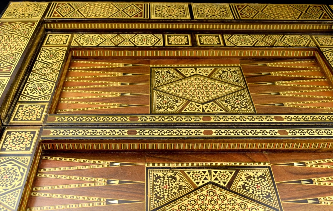 PROFUSELY INLAID SYRIAN MIDDLE EASTERN GAME TABLE - 13