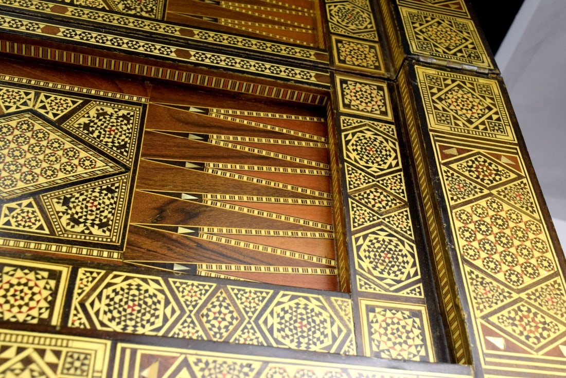 PROFUSELY INLAID SYRIAN MIDDLE EASTERN GAME TABLE - 14