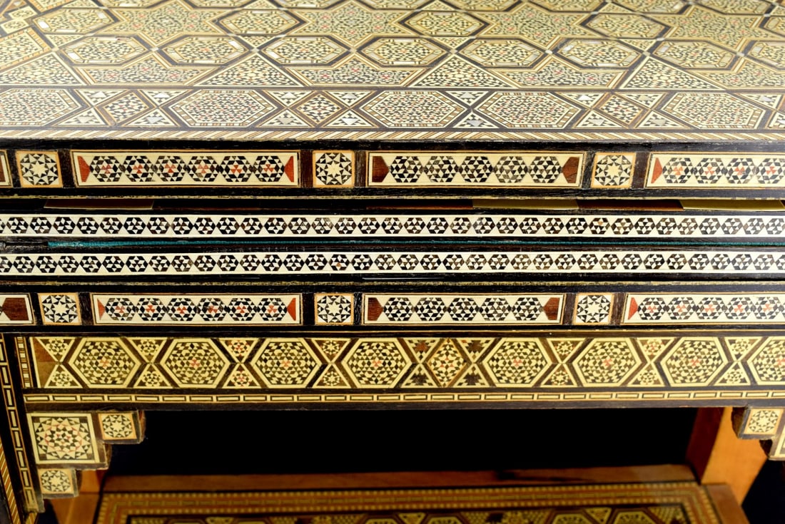 PROFUSELY INLAID SYRIAN MIDDLE EASTERN GAME TABLE - 2