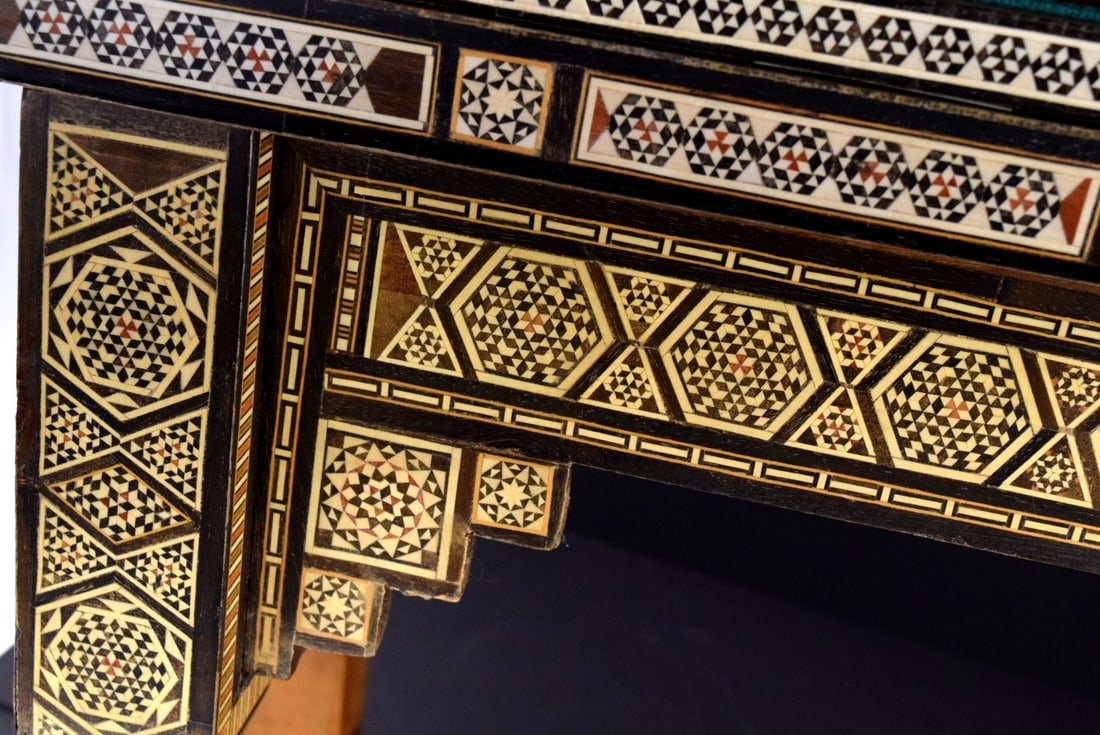 PROFUSELY INLAID SYRIAN MIDDLE EASTERN GAME TABLE - 6