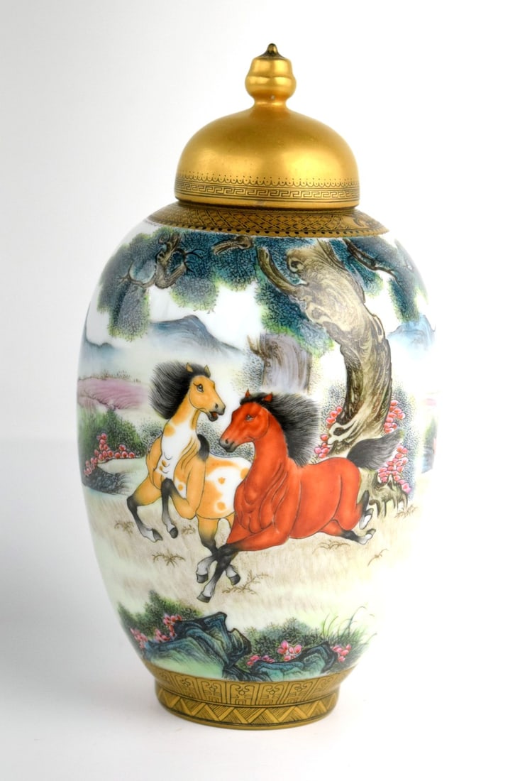 Chinese Daoguang Seal Mark Quing Dynasty Porcelain Ginger Jar: Rare Chinese Qing Dynasty hand painted porcelain ginger jar. Daoguang seal mark and of the period.Gold colored lid and base. One side depicting two horses, another inscribed with Chinese calligraphy c