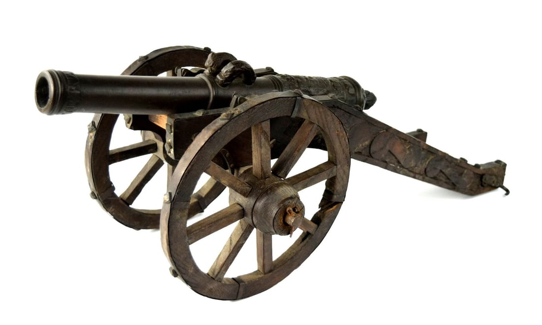 Antique 1630 Dated Bronze Cannon with Relief Cast Crest and Original Wood & Metal Carriage. (1 of 18)