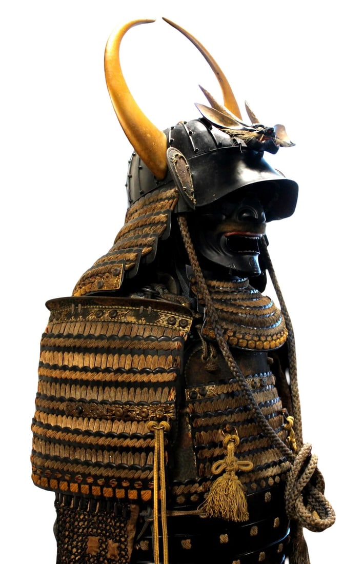 Fantastic Late Edo era Japanese Samurai Complete Armor Suit, Gilt Crescent Kabuto with Beast Maedate - 10
