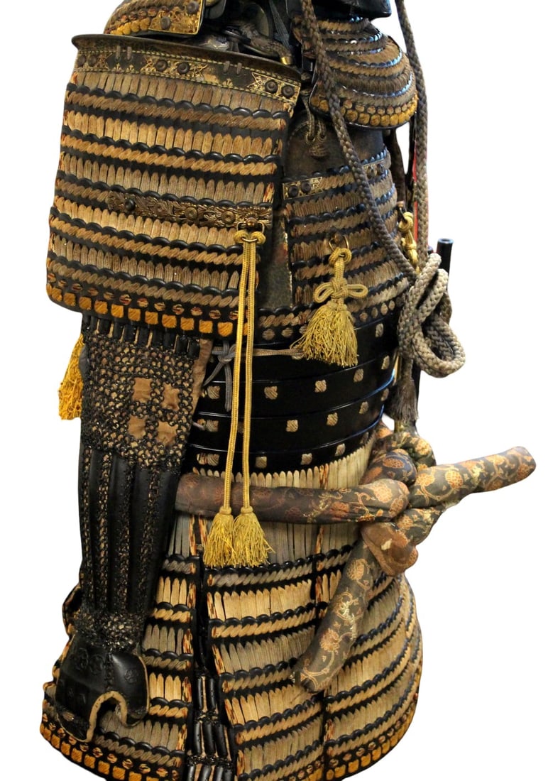 Fantastic Late Edo era Japanese Samurai Complete Armor Suit, Gilt Crescent Kabuto with Beast Maedate - 17