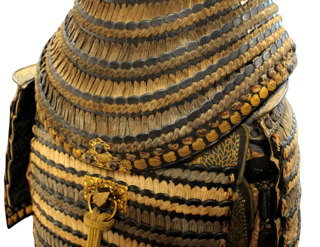 Fantastic Late Edo era Japanese Samurai Complete Armor Suit, Gilt Crescent Kabuto with Beast Maedate - 20