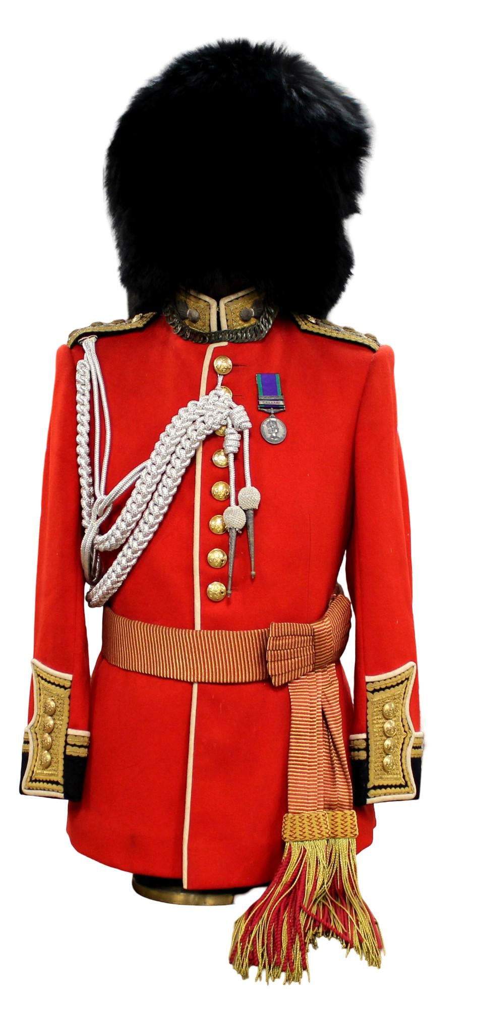 BRITISH FOOT GUARDS OFFICERS SCARLET FULL DRESS UNIFORM WITH BEARSKIN and GSM (1 of 20)