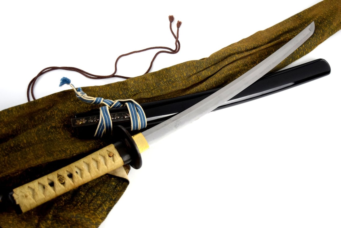 Nice Edo Period Japanese Samurai Wakizashi Sword, Mumei Koto or Shinto Blade, Nice Mounts, Wild: Nice Edo Period Japanese Samurai Wakizashi Sword, Mumei Koto or Shinto Blade, Nice Mounts, Wild Hamon Temper Line. Total length (inside scabbard if present) : 26", Blade length : 17 1/8". ~ . For addi