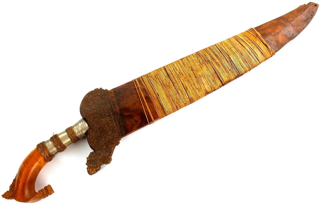 Good Antique Philippine Moro Chieftain's BARONG Sword Dagger with Silver Grip Rings & Nice Carved (1 of 16)