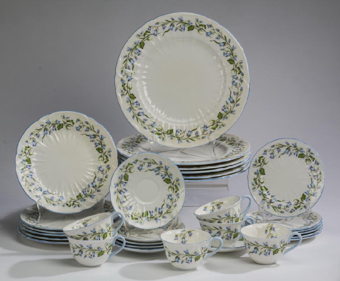 30-Piece Shelley 'Harebell' dinner service for 6 (1 of 2)