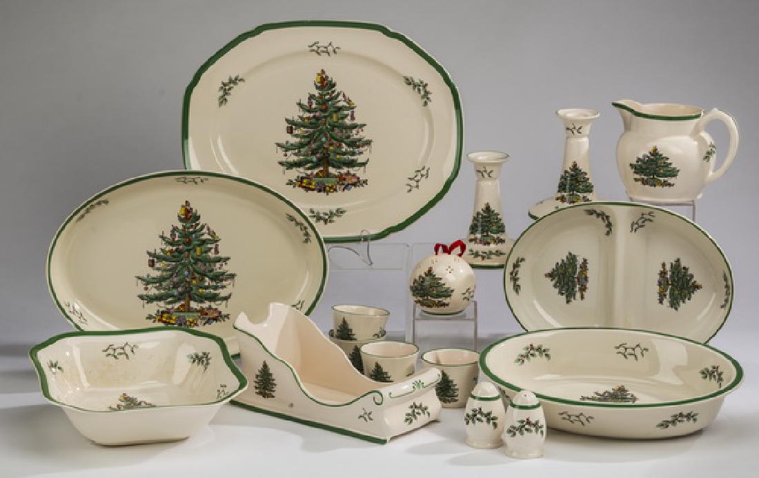 16-Piece Spode 'Christmas Tree' table accessories (1 of 2)