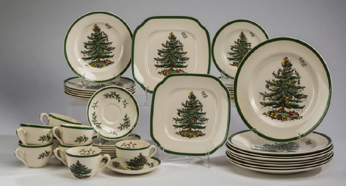 40-Piece Spode "Christmas Tree' dinner service for 8 (1 of 2)