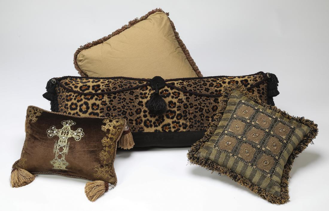 (4) Assorted custom made pillows in neutral hues (1 of 1)