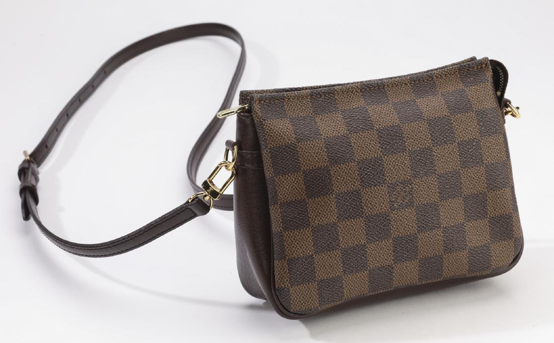 Louis Vuitton damier ebene crossbody bag (1 of 5)