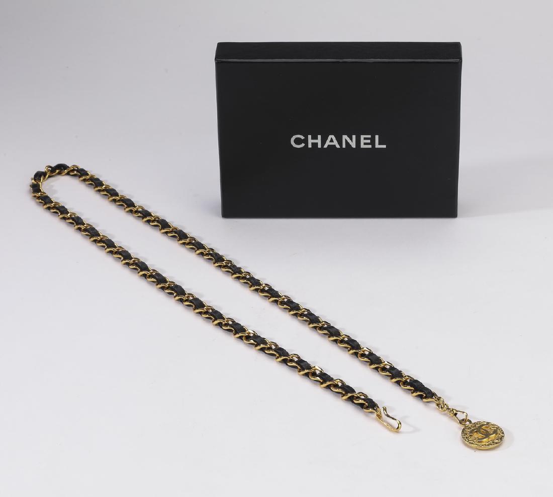 Chanel vintage CC single medallion coin hook belt (1 of 4)