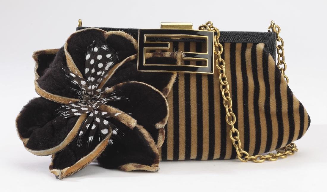 【送料&関税込】Fendi Velvet Handbag FENDI Velvet Vitello Dolce Fun Fair Kan I Shoulder Bag Blue