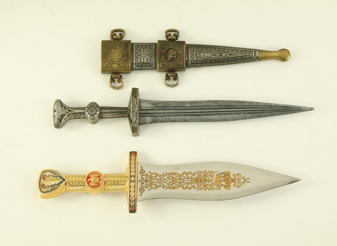 (2) Decorative Roman style pugio daggers by Marto (1 of 1)