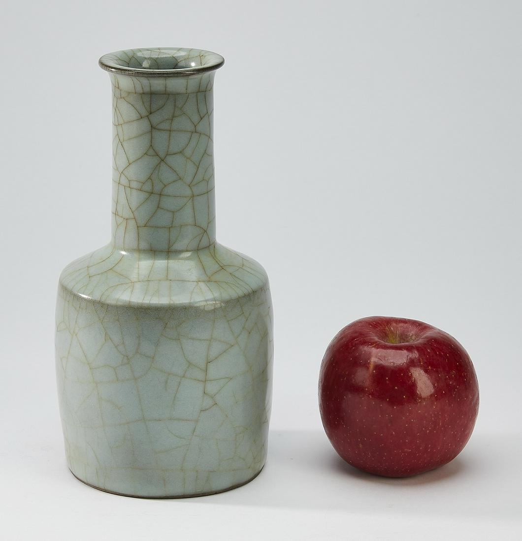 Chinese celadon Ge-ware style mallet vase (1 of 7)