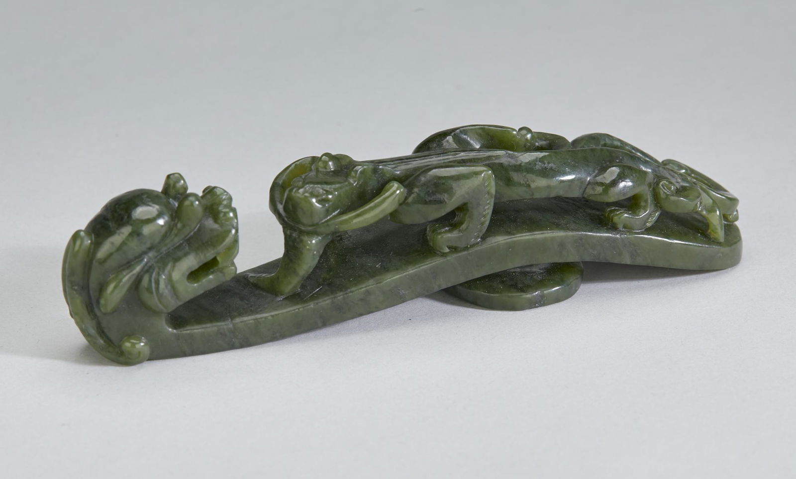 Chinese spinach jade dragon belt hook, 4.25"l (1 of 4)