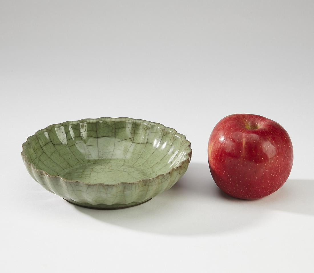 Chinese Longquan style celadon plate (1 of 7)