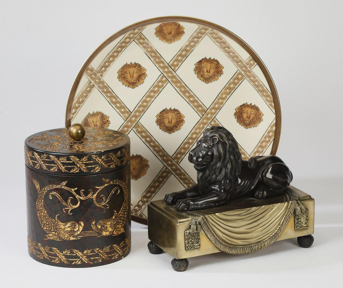 (3) Associated decorative items incl. a bronze lion (1 of 2)