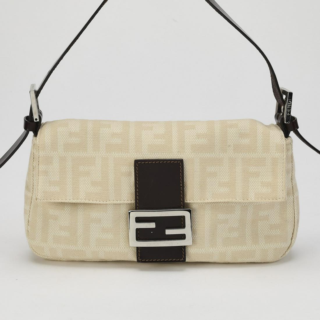 Authentic Fendi Woven Zucca Canvas Baguette bag (1 of 5)