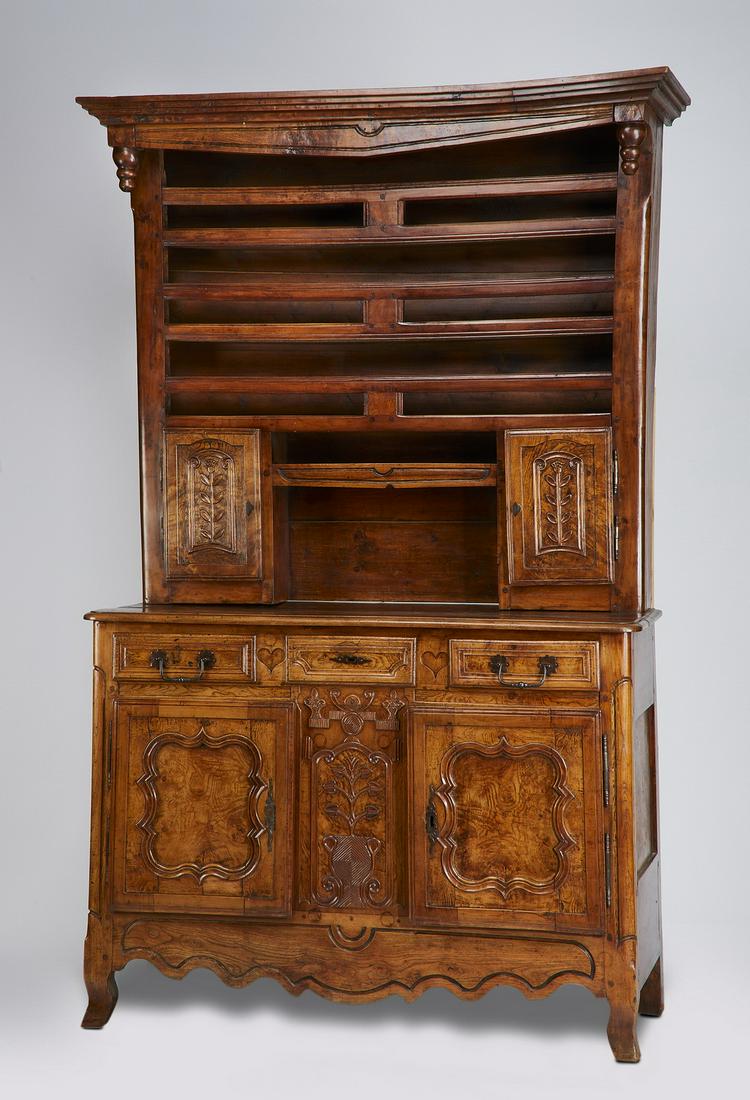 French elm and burl vaisselier, circa 1800: French Provincial elm and burl Bressan (Alpine) vaisselier, circa 1800, the upper section having a molded cornice, above three plate galleries, flanked by cupboards with floral carved burl doors in th