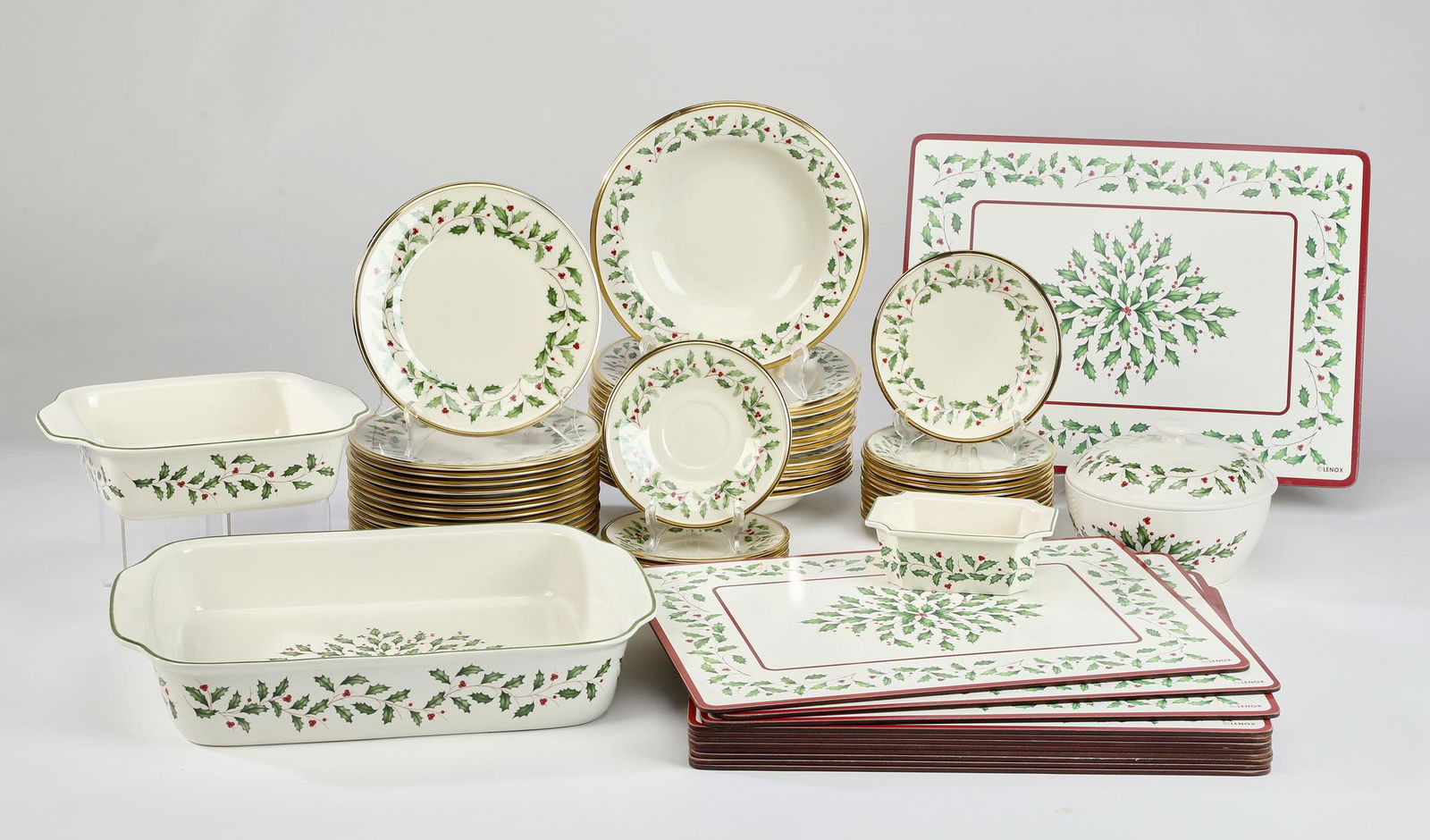 Lenox holiday pattern sales