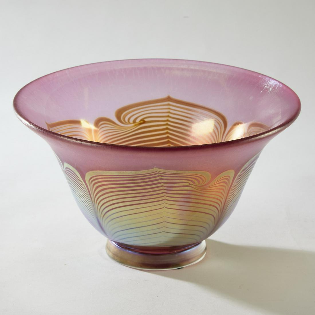 Signed Steven Correia art glass center bowl (1 of 3)