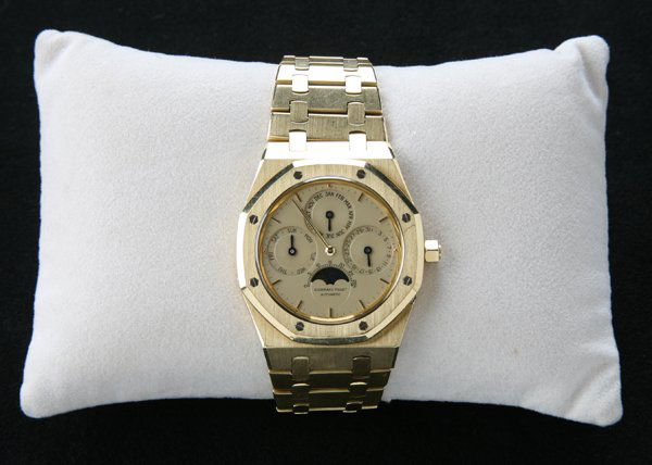 Audemars Piguet 18kt Royal Oak Perpetual: Audemars Piguet Royal Oak Perpetual 18kt yellow gold case and matching deployable band, month, day, date and moon phase, serial # C11544.