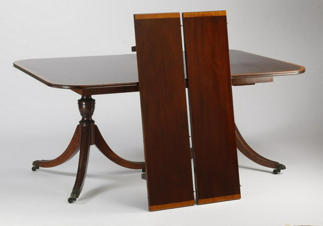Sheraton style mahogany dining table w/ 2 leaves (1 of 2)