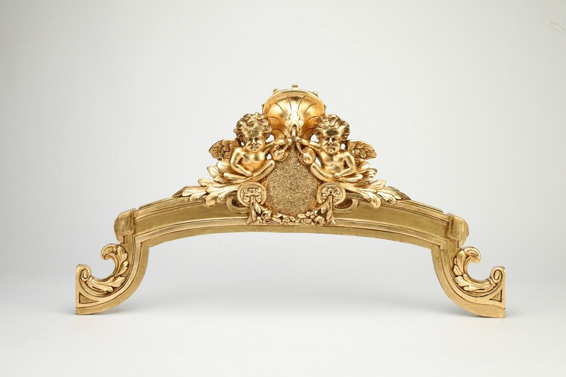 Italian carved and gilt architectural pediment (1 of 2)